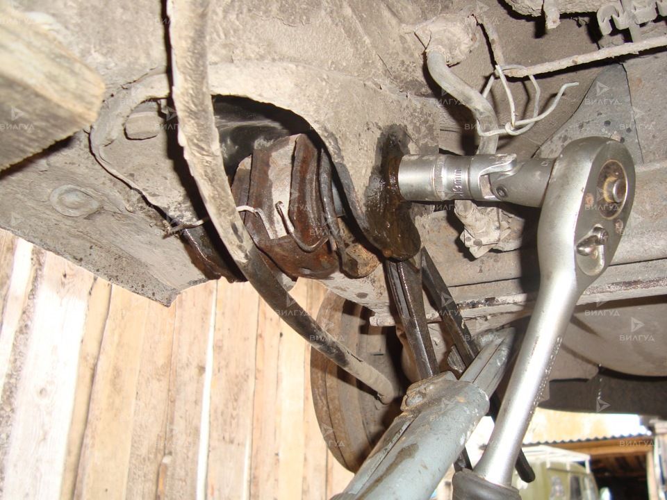 Замена сайлентблоков задней балки Honda Ridgeline Замена сайлентблоков задней балки Honda Ridgeline