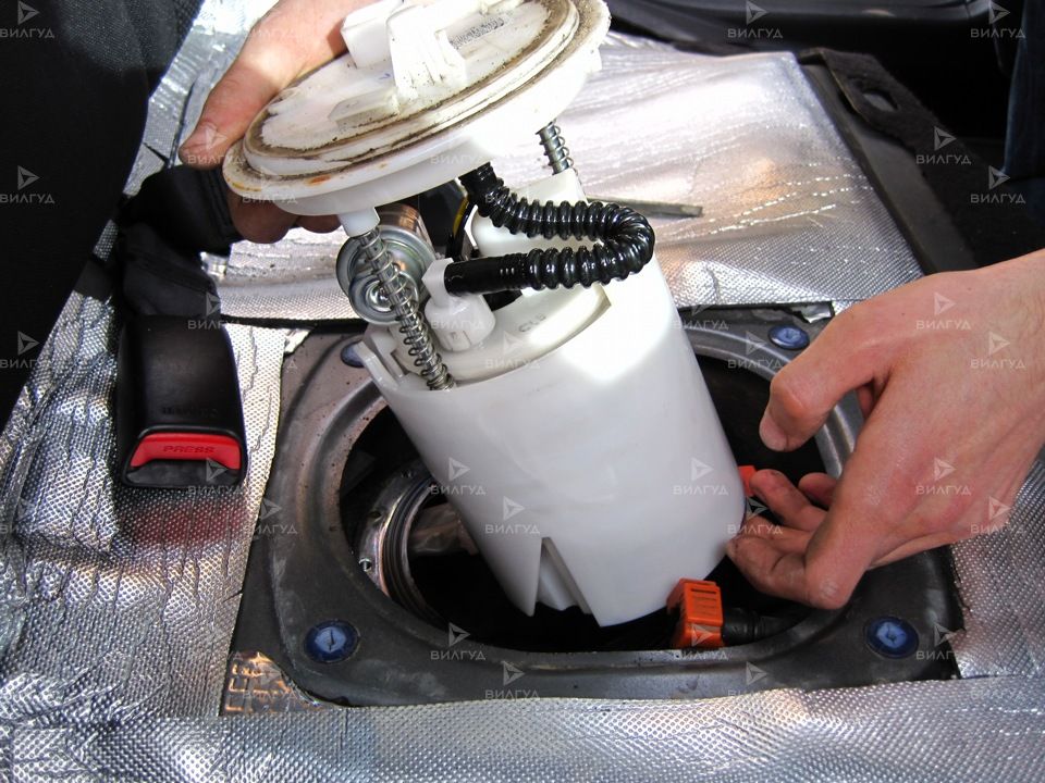 Замена топливного фильтра Mazda Xedos 9 Замена топливного фильтра Mazda Xedos 9