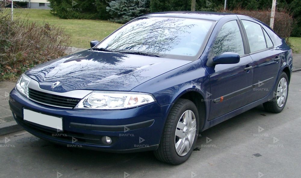 Замена ламп подсветки номера Renault Laguna