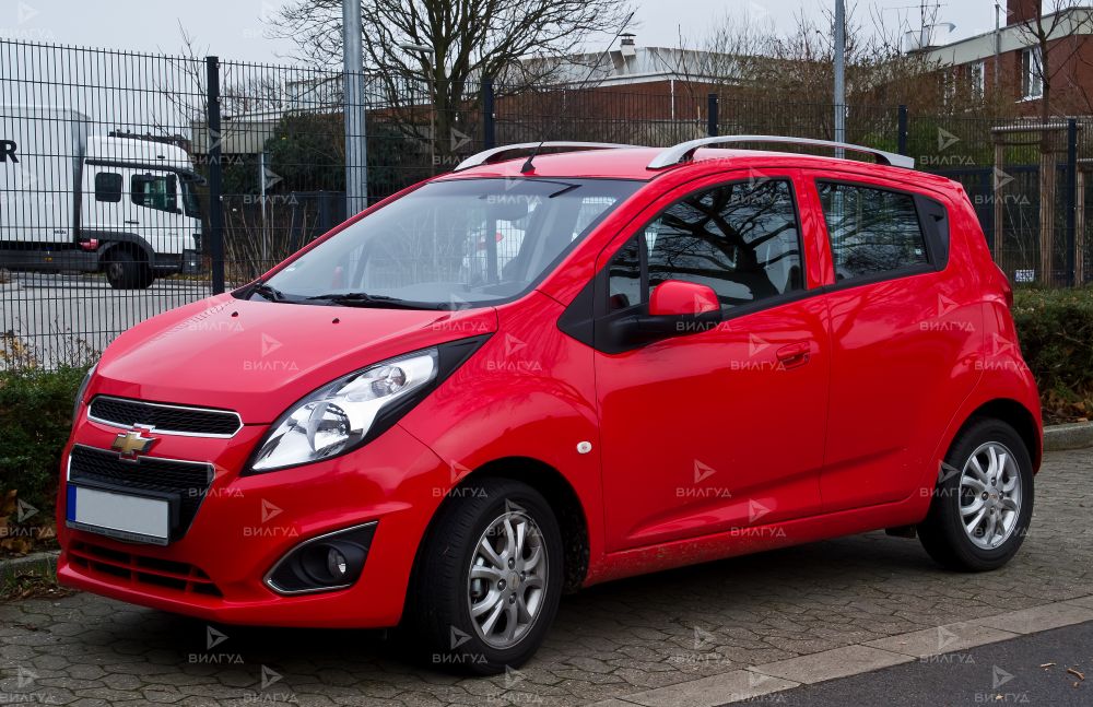 Замена прокладки впускного-выпуского коллектора Chevrolet Spark